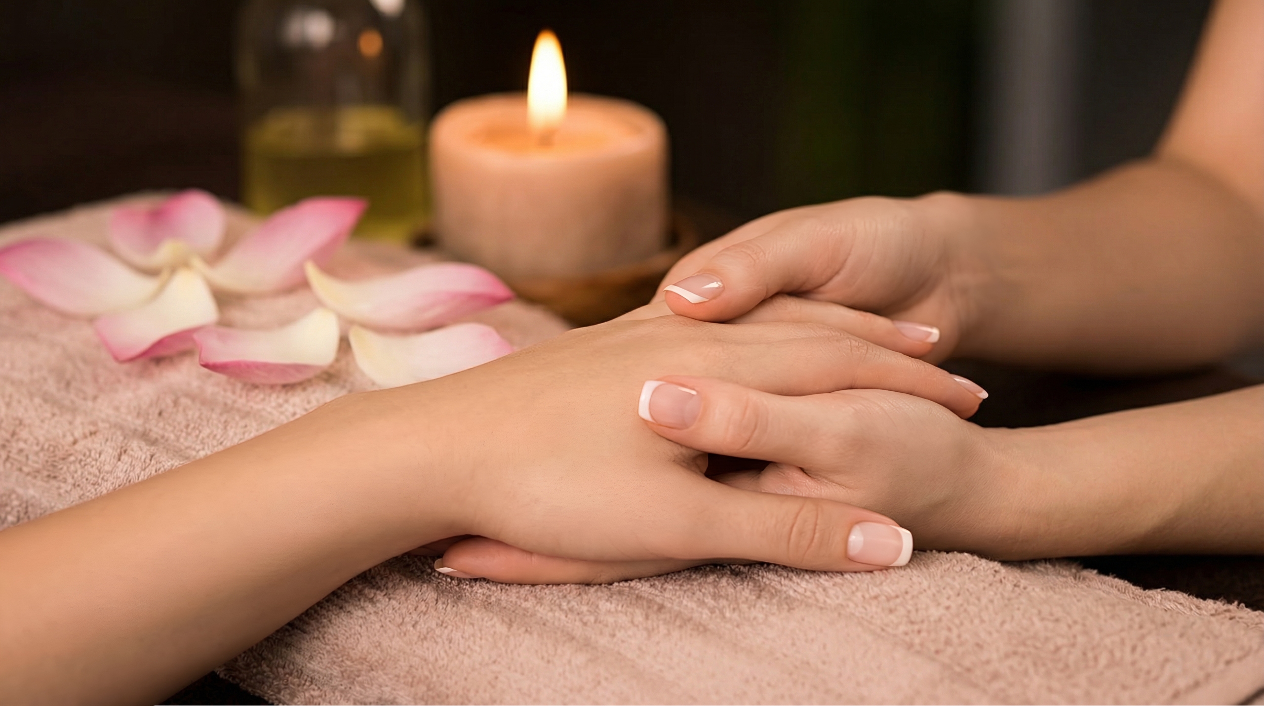Hand massage during a manicure service at Hoa Sen